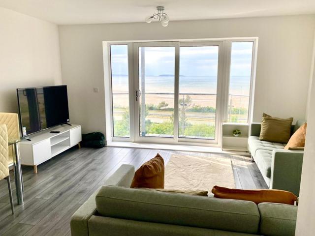 Lovely New 2 Bedroom Condo With Stunning Seaviews Penmaen-mawr Extérieur photo