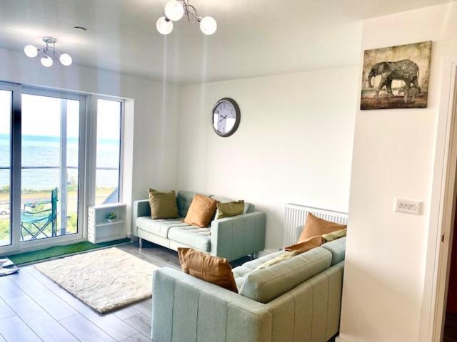 Lovely New 2 Bedroom Condo With Stunning Seaviews Penmaen-mawr Extérieur photo