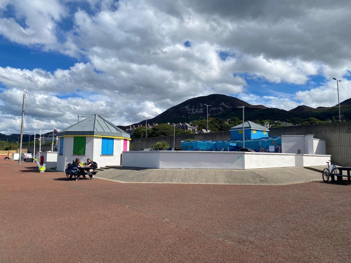 Lovely New 2 Bedroom Condo With Stunning Seaviews Penmaen-mawr Extérieur photo
